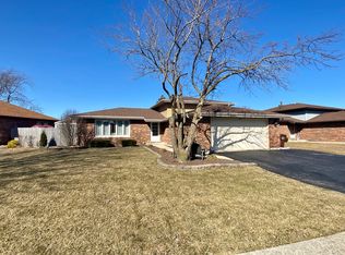 7042 Brementowne Rd, Tinley Park, IL 60477