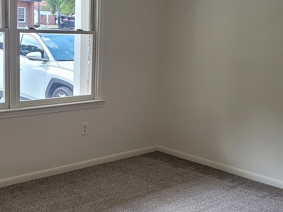 3rd image of 7 S Farr Ave.