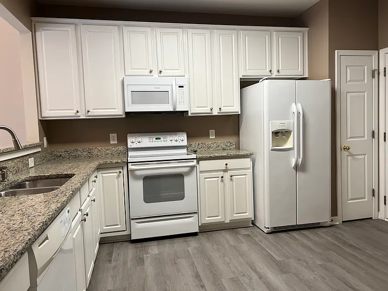 5637 Berry Creek Cir — Photo 9