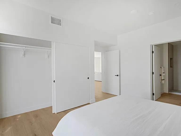 3844 W 27th St — Photo 11
