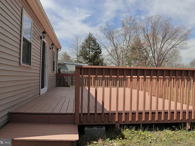 102 E Main St — Photo 22