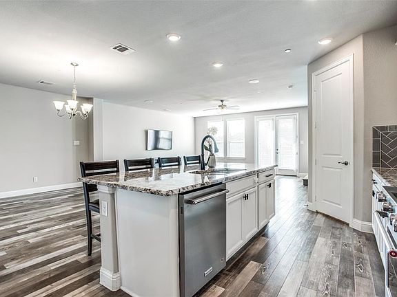 3rd image of 5519 Liberty Dr