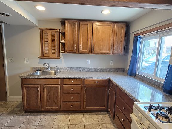 5th image of 32 E Main St #A