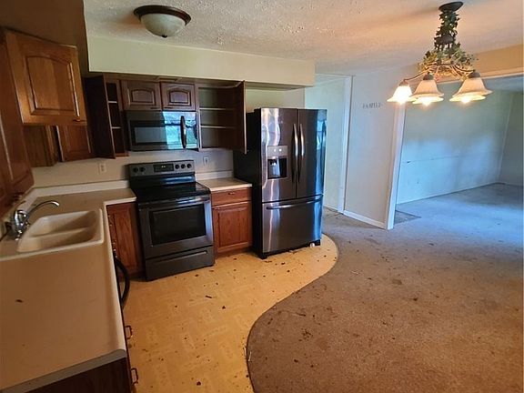 4th image of 727 Paula St