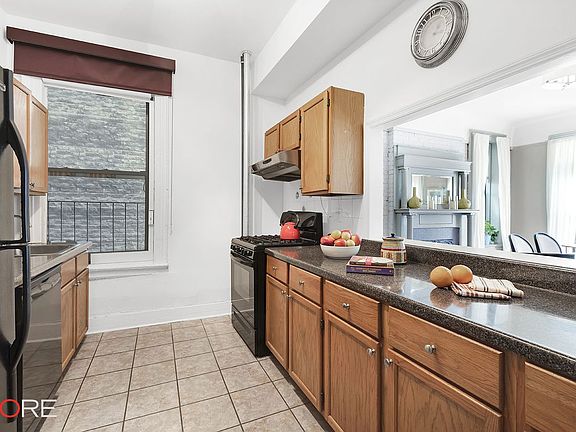 3rd image of 180 Saint Nicholas Ave APT 33