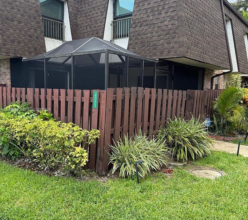 1st image of 2551 NW 99th Ave