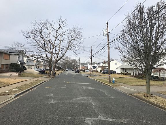 4th image of 3506 Knight St