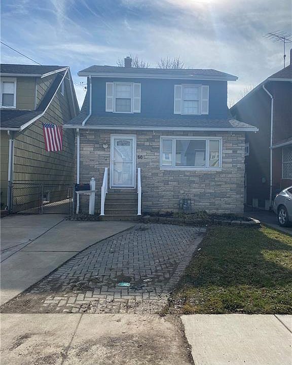 1st image of 60 Henrietta Ave