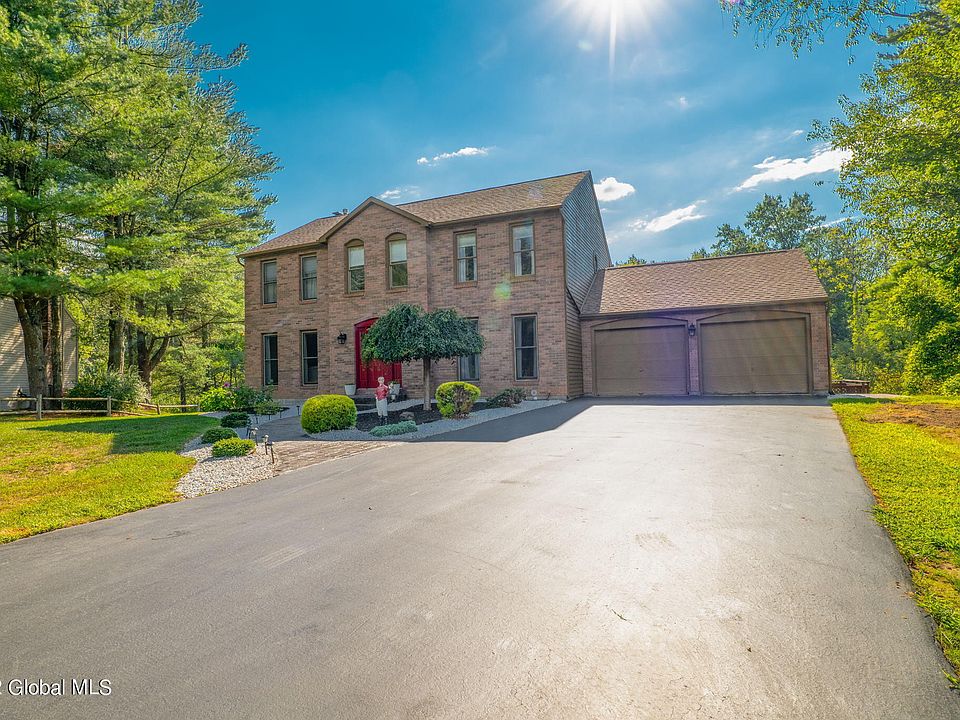 1st image of 15 Woods Way