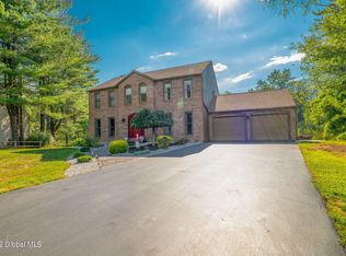 15 Woods Way, Clifton Park, NY 12065