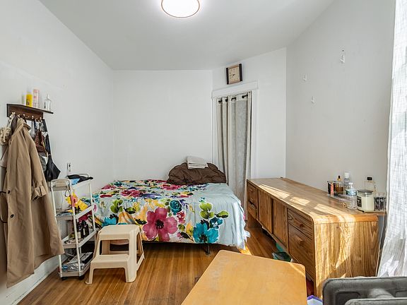 4th image of 4843 N Kenmore Ave