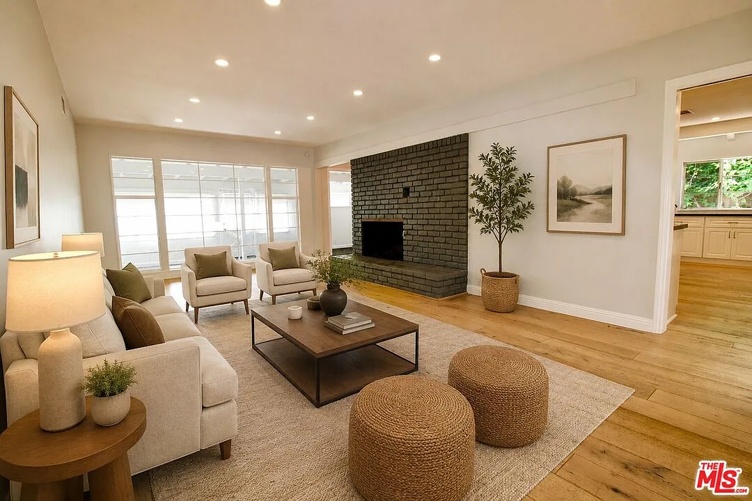 3 bed, 2.0 bath, 1771 sqft, $5,995 — Photo 3