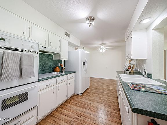4th image of 10641 W SARATOGA Circle