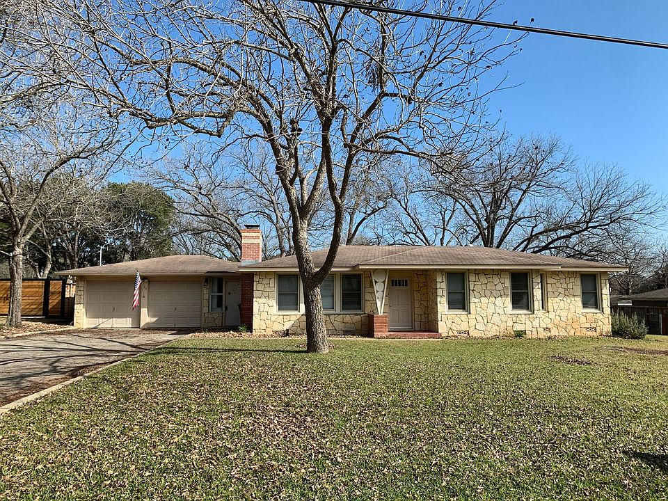 1st image of 564 Laurel Ln