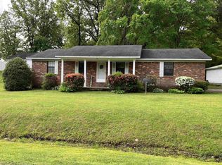 113 Meadowbrook Dr, Bradford, TN 38316