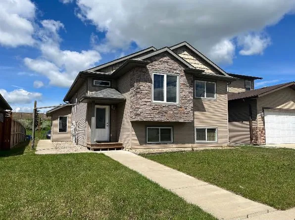 102 Jaspar Cres #A, Red Deer, AB T4P 0E2