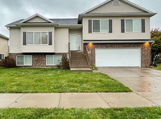 360 E Tartan Dr, North Liberty, IA 52317