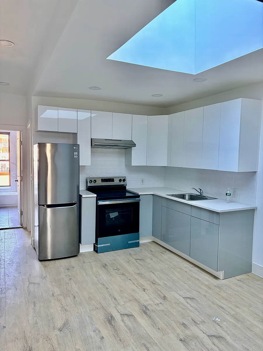 Building Photo - 1042 Hall Pl #1