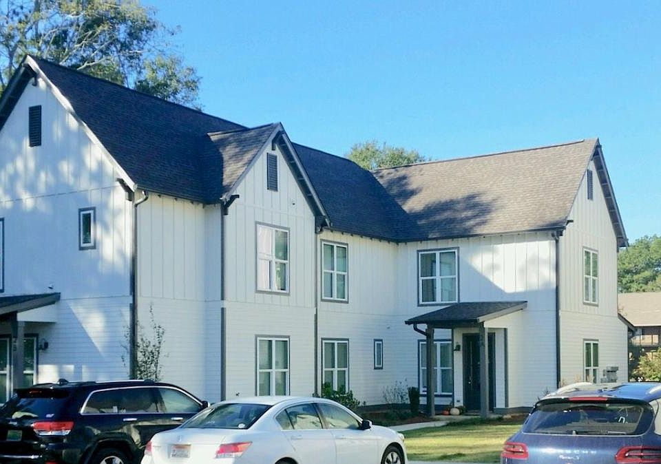 2nd image of 805 Railroad Ave Unit 3