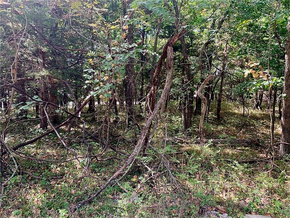 2nd image of 9 Enchanted Ln