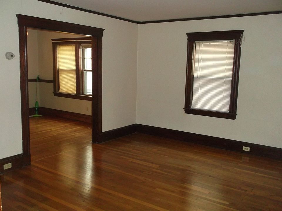 2nd image of 40 Copeland St #1