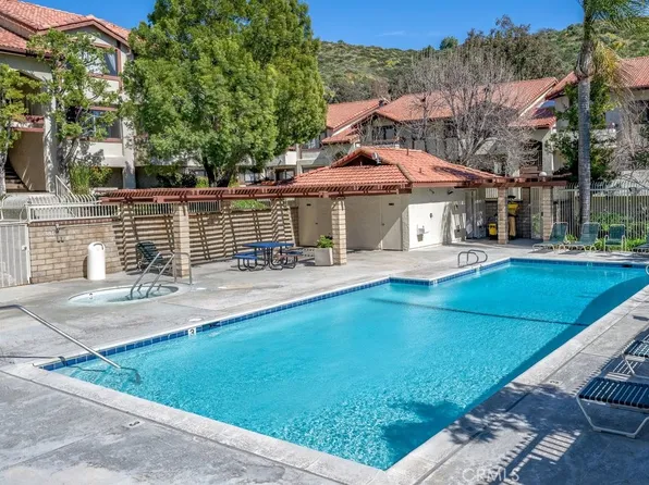 27919 Sarabande Ln Unit 422, Santa Clarita, CA 91387
