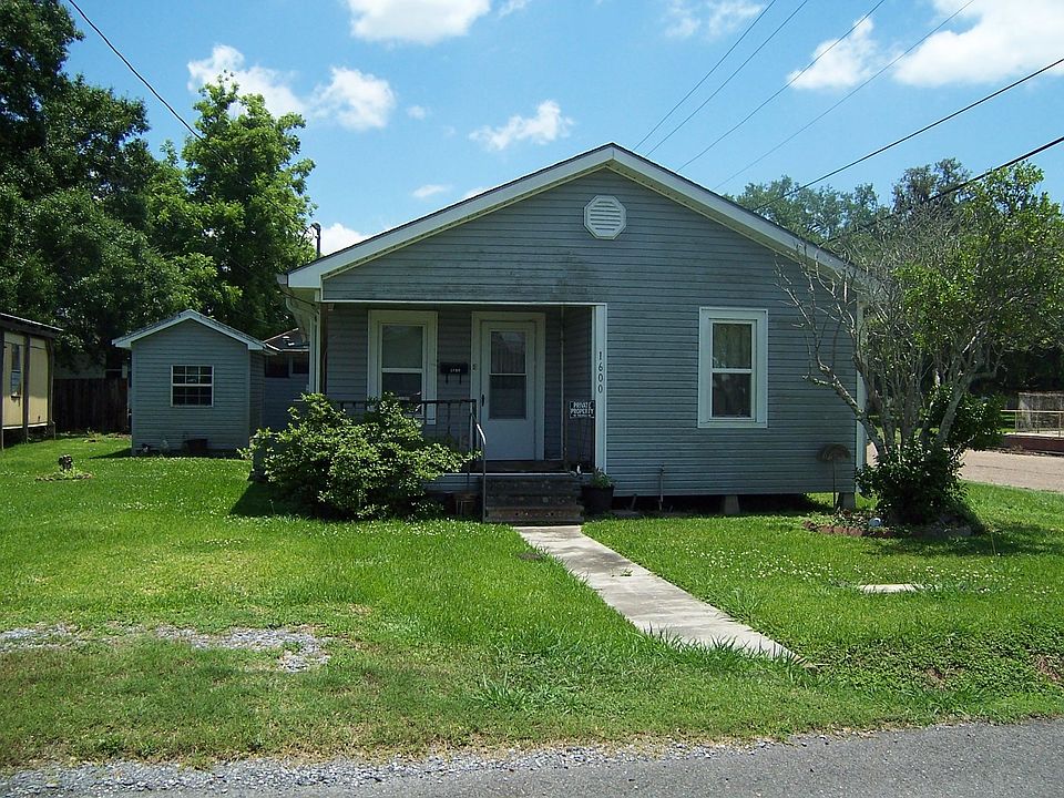1st image of 1600 Elm Ln