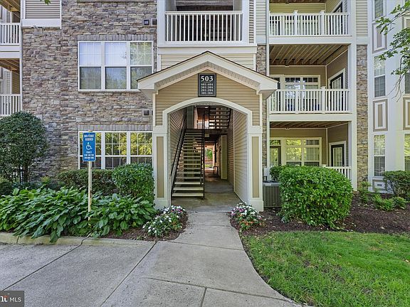 3rd image of 503 Sunset View Ter SE Unit 101