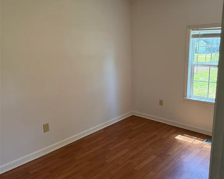 1044 Fair St — Photo 7
