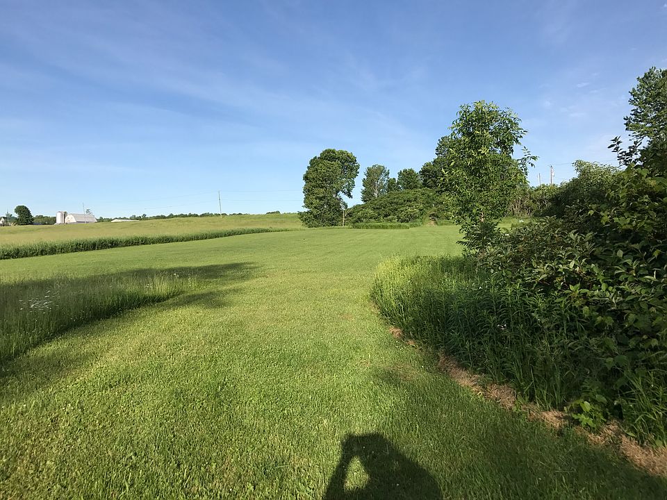 2nd image of 2042 Alburg Spgs Rd