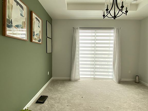 Large main bedroom with balcony, double sink bathrrom and walk-in closet