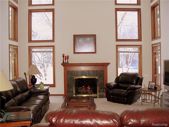 4th image of 53777 Buckingham Ln