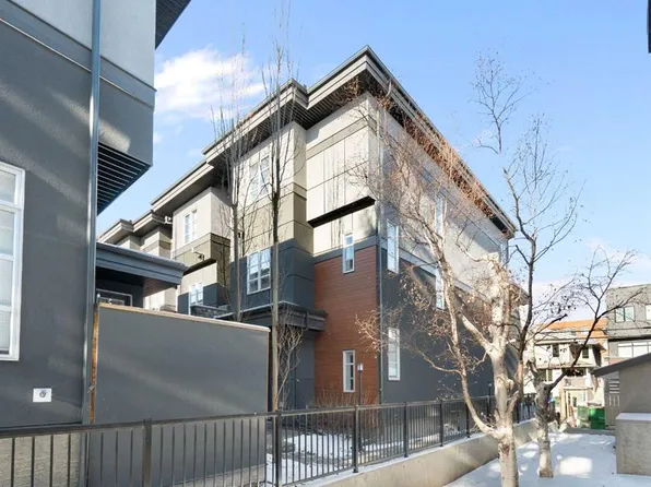 2016 S 35th St SW #1, Calgary, AB T3E 2X6