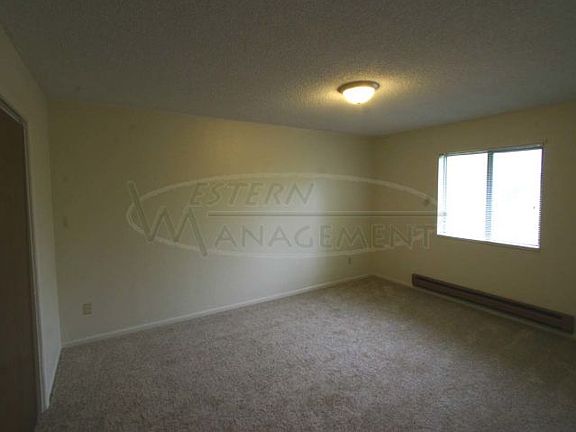 5th image of 937 N 17th St APT C