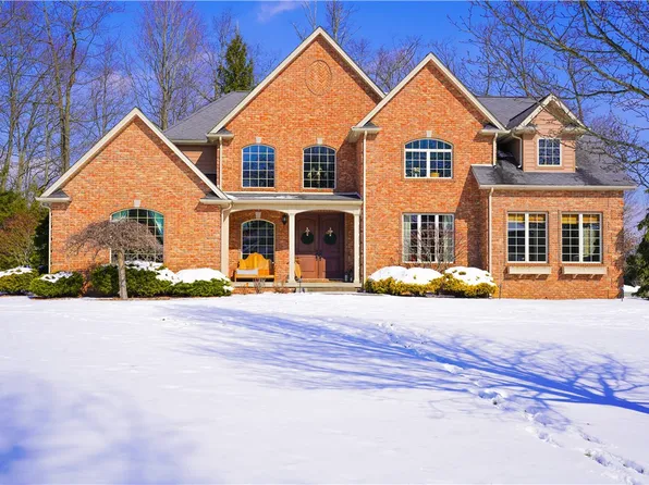 2757 Stoney Creek Ct, Hermitage, PA 16148