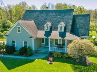 17910 Snyder Rd, Chagrin Falls, OH 44023