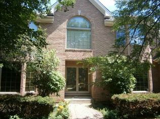 6129 Willowood Ln, Willowbrook, IL