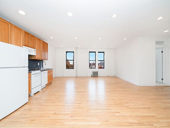 2nd image of 5025 Broadway APT 6I