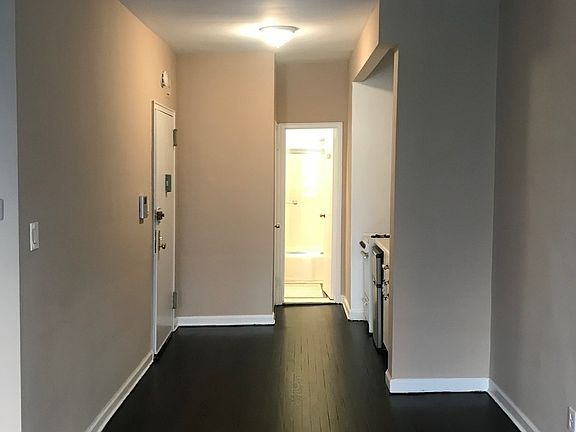 5th image of 50 E End Ave Unit 50-4B