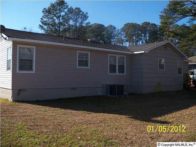 2nd image of 101 Clubview Cir