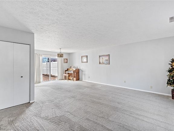 4th image of 3634 Kenwood Dr #83