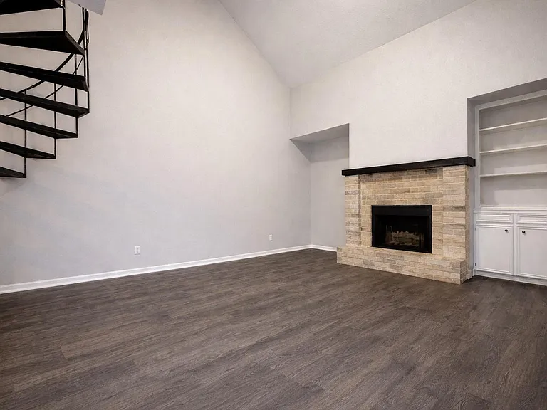 600 Price Dr — Photo 3
