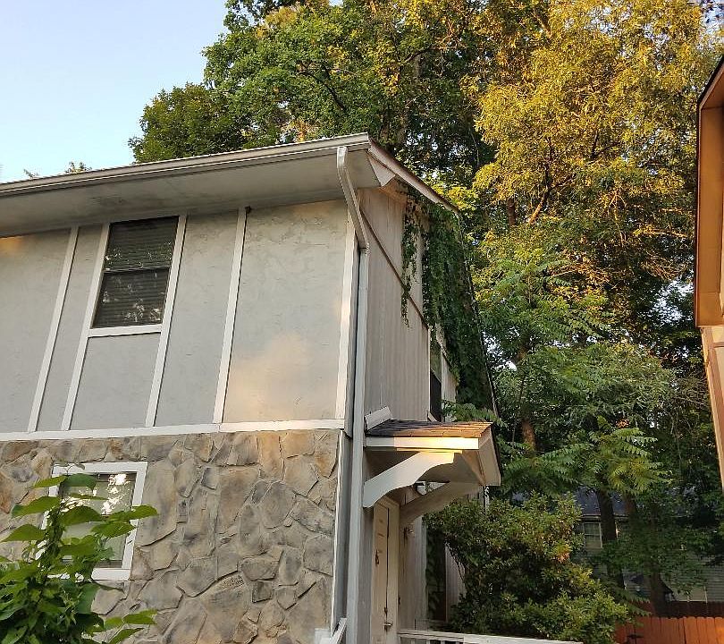 1st image of 1140 Falling Water Dr SE #1140