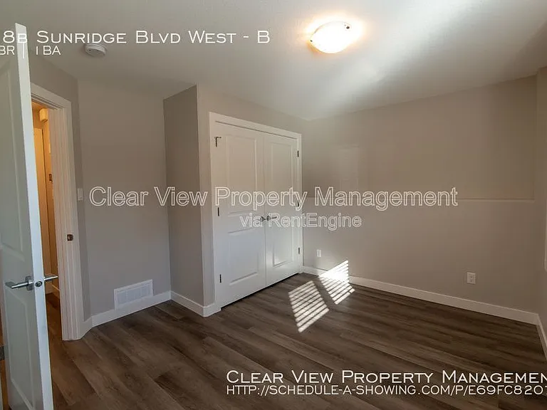 94 Sunridge Blvd W #LOWER LEVEL — Photo 9