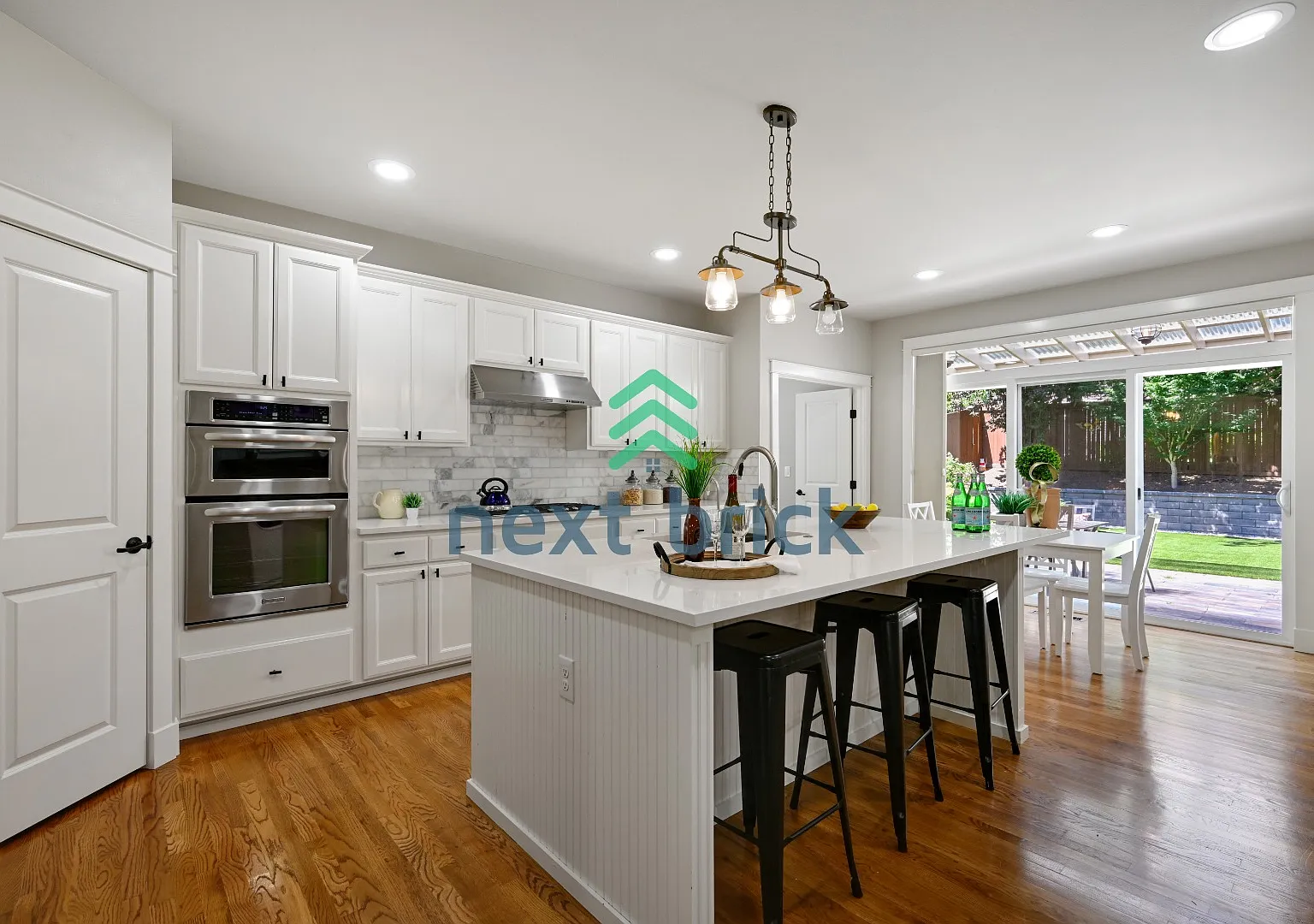 Spacious 4-Bed, 4-Bath Retreat in Sammamish 3300 Sq Ft of Comfort and Style! — Photo 3