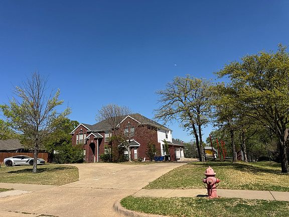 2nd image of 906 Shady Bend Dr