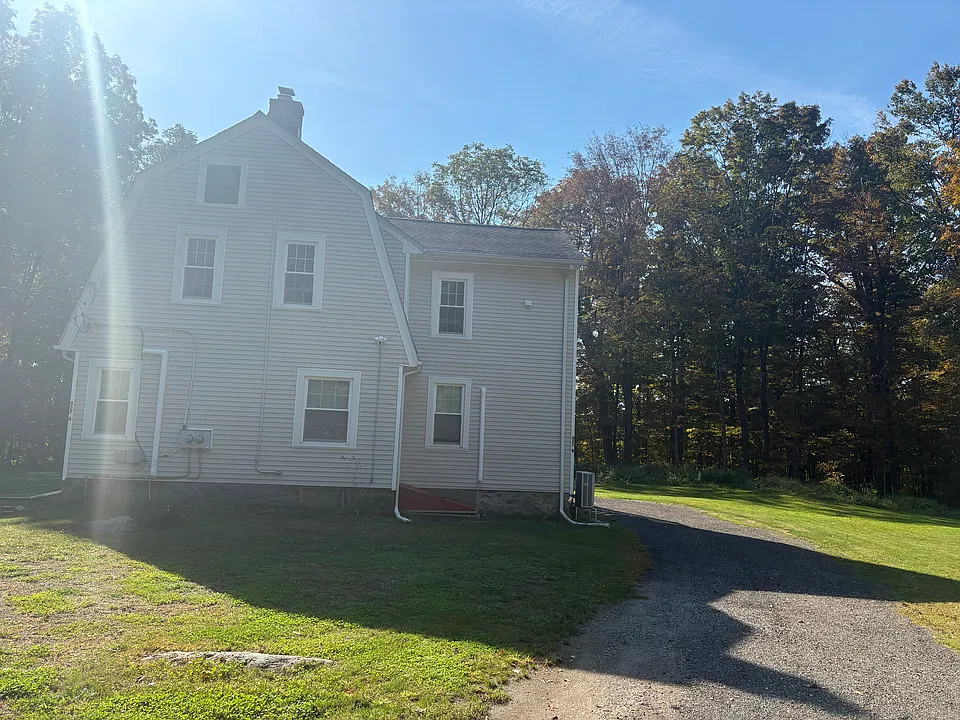 857 Main St #B