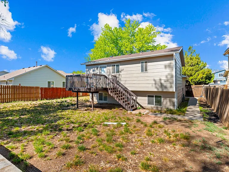 580 Upton Dr — Photo 28