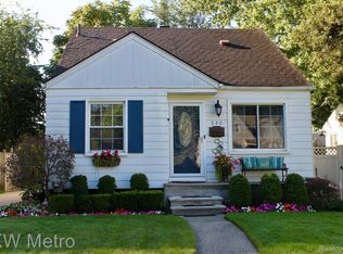 620 E Granet Ave, Hazel Park, MI 48030
