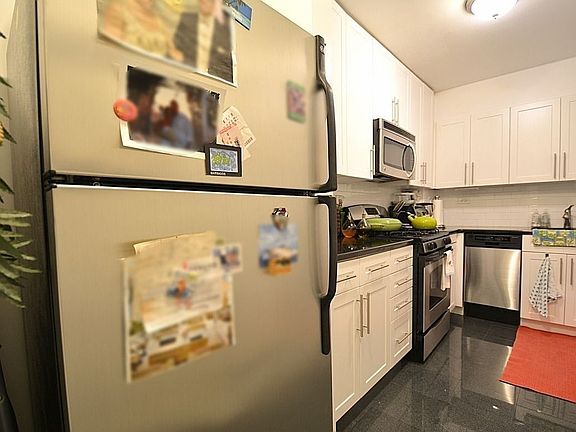 3rd image of 511 E 80th St Lobby 1D
